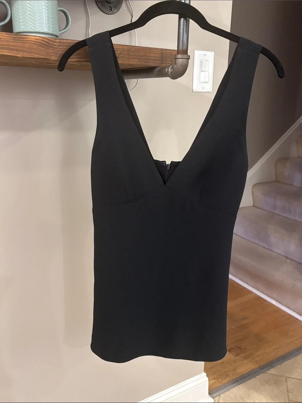 Theory Lunete Satin Back Crepe Sleeveless V-Neck Shell Top Black Petite P
